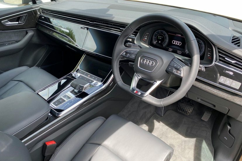 Audi Q7 3.0 Tfsie V6 55 Black Edition Suv Plug- Gold #6