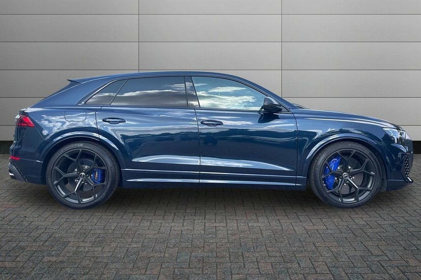 Audi RSQ8 4.0 Tfsi V8 Performance Carbon Black Suv Petro Blue #4