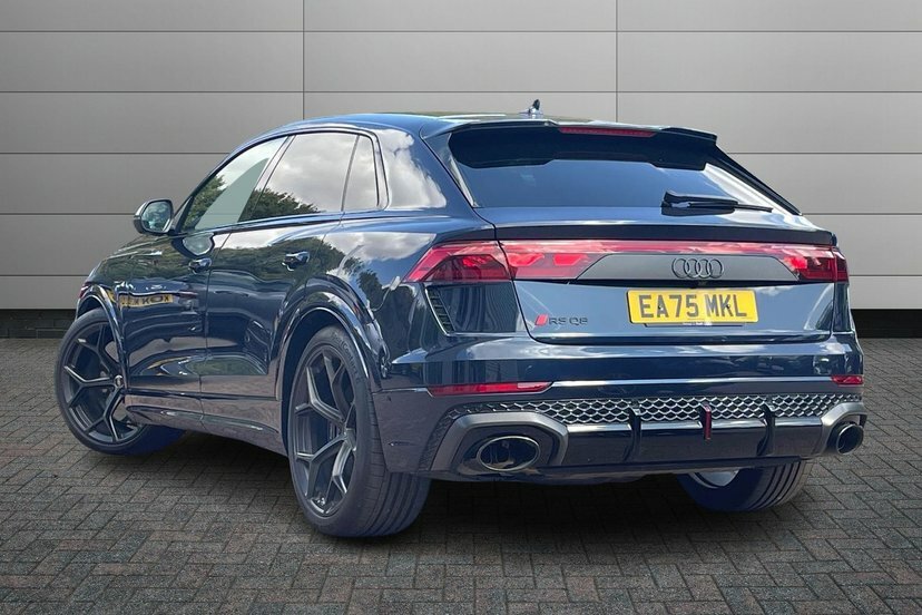 Audi RSQ8 4.0 Tfsi V8 Performance Carbon Black Suv Petro Blue #3