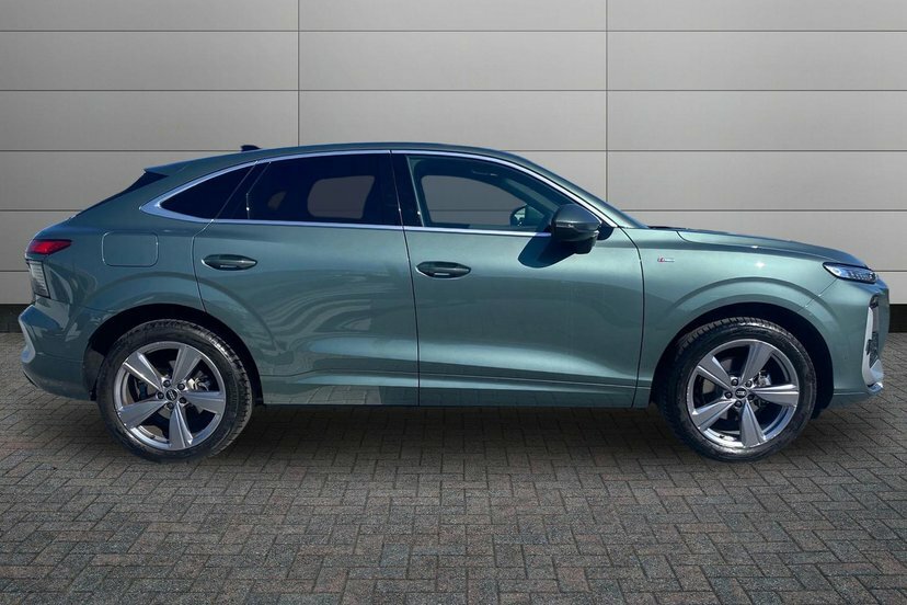 Audi Q3 1.5 Tfsi S Line Sportback S Tronic 150 EY26RFF Green #4