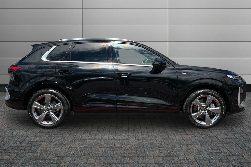 Audi Q3 2.0 Tfsi S Line Suv S Tronic Quattro 2 LM26WHT Black #4