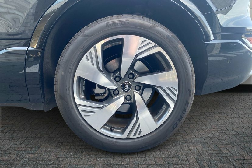 Audi Q6 E-Tron 83Kwh Sport Sportback 252 Ps EY26RNE Black #5