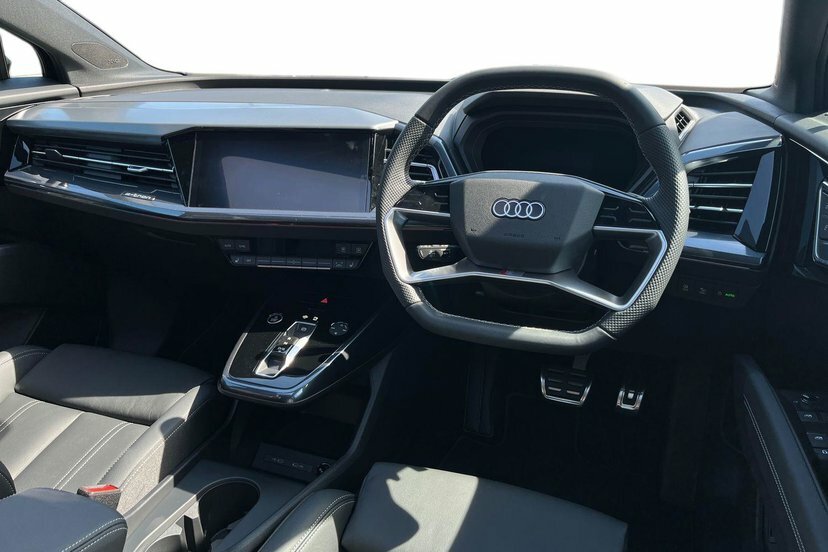 Audi Q4 E Tron 45 Black Edition Suv 82Kwh 286 LM26ZXJ Black #6