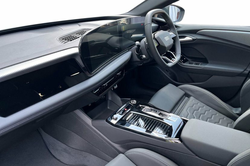Audi A6 E-tron Sportback 100Kwh Performance S Line Hatchback A Black #2