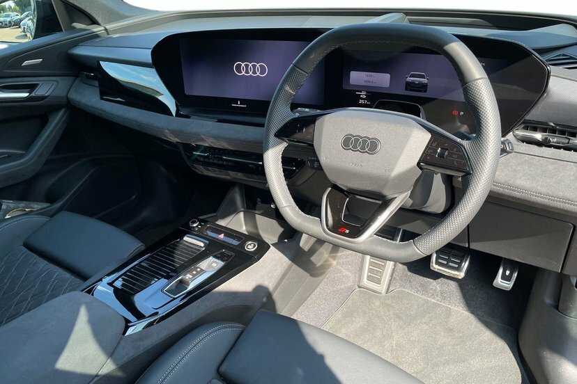 Audi Q6 E-Tron 100Kwh Performance Black Edition Suv MC26HCA Grey #6