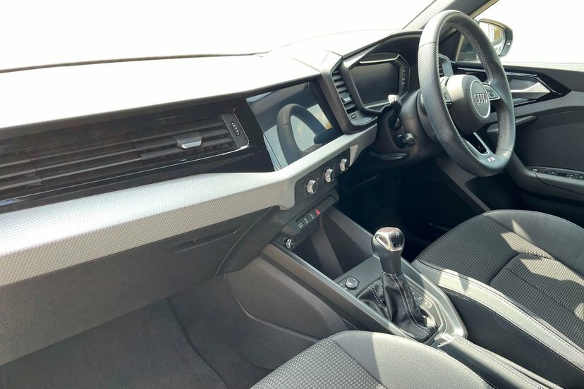 Audi A1 1.5 Tfsi 35 S Line Sportback S Tronic Black #2