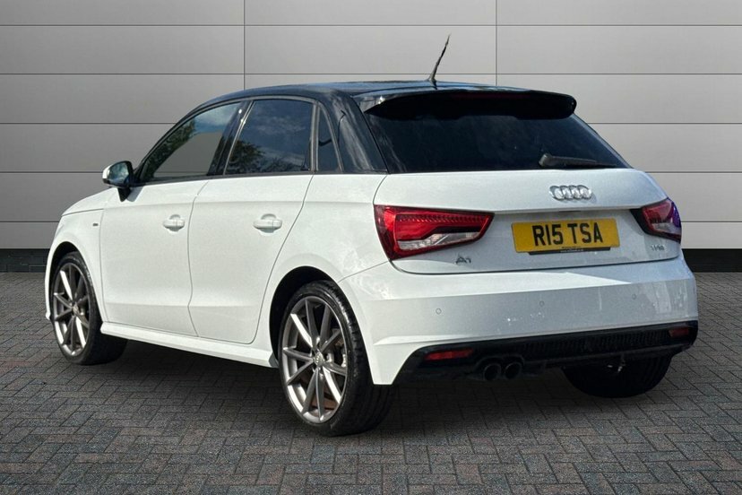 Audi A1 1.4 Tfsi Cod Black Edition Sportback Ma White #3
