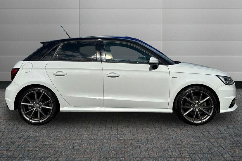 Audi A1 1.4 Tfsi Cod Black Edition Sportback Ma White #4
