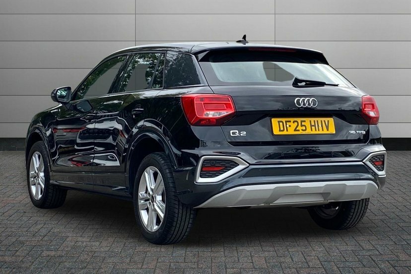 Audi Q2 1.5 Tfsi Cod 35 Sport Suv S Tronic 150 Black #3
