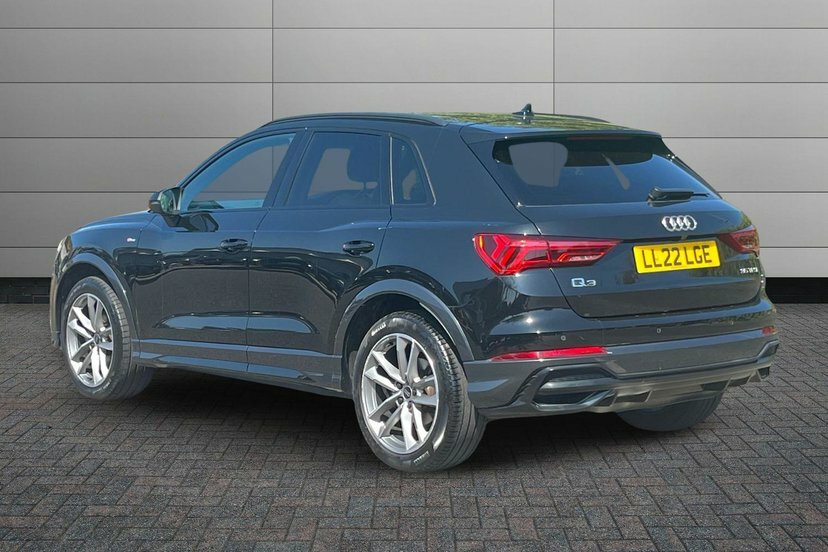 Audi Q3 1.5 Tfsi Cod 35 Black Edition Suv S Tro LL22LGE Black #3