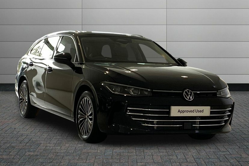 Volkswagen Passat 1.5 Tsi Ehybrid 19.7Kwh Elegance Estate Black