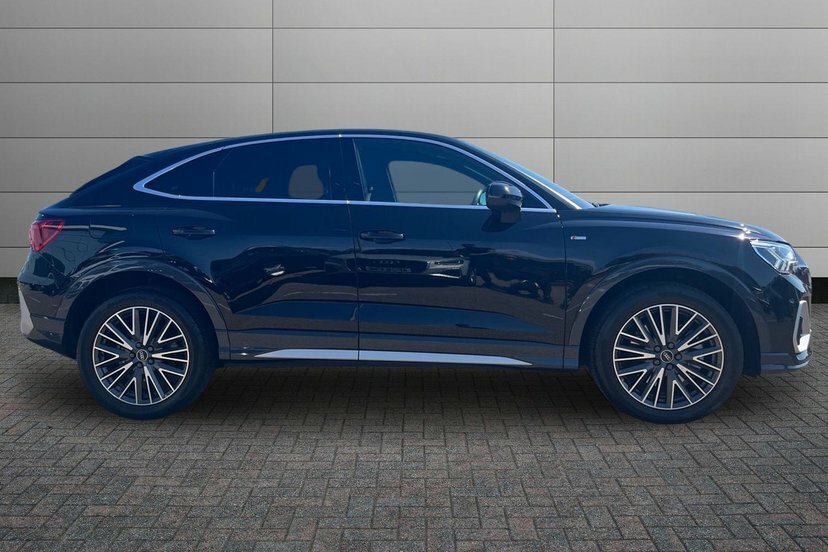 Audi Q3 1.4 Tfsie 45 S Line Sportback Plug-in H Black #4