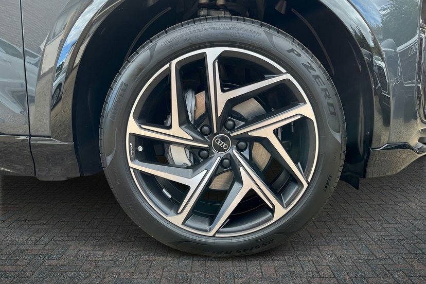 Audi Q6 E-Tron 100Kwh Performance Black Edition Suv ET26MXJ Grey #5
