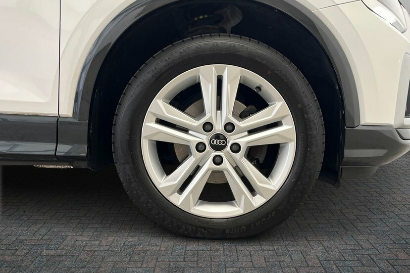 Audi Q2 1.5 Tfsi Cod 35 Sport Suv 150 P White #5