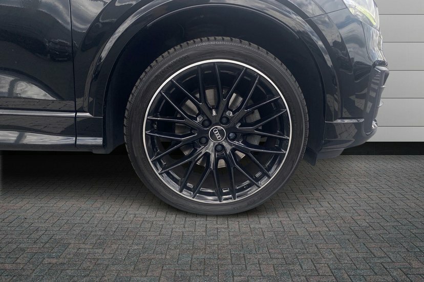 Audi Q2 1.5 Tfsi Cod 35 Black Edition Suv S Tro CK70DFU Black #5