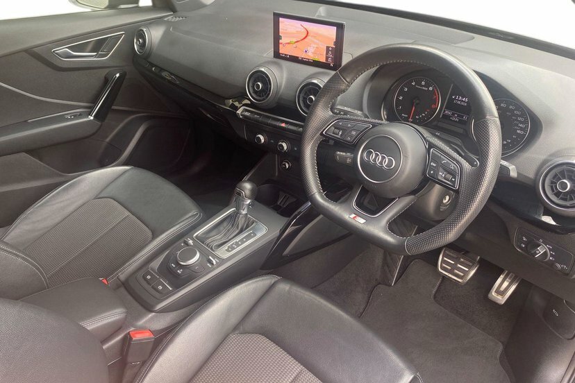 Audi Q2 1.5 Tfsi Cod 35 Black Edition Suv S Tro CK70DFU Black #6