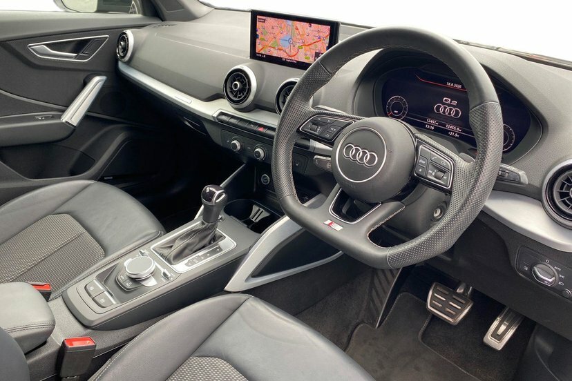 Audi Q2 1.5 Tfsi Cod 35 Black Edition Suv S Tro LT73KKS Black #6