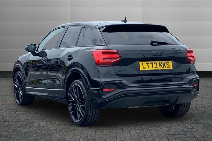 Audi Q2 1.5 Tfsi Cod 35 Black Edition Suv S Tro LT73KKS Black #3