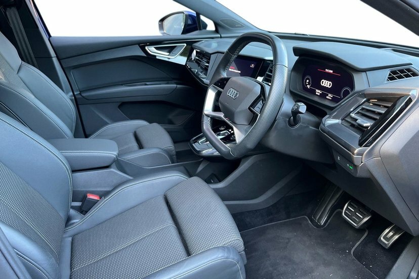 Audi Q4 E Tron 40 S Line Suv 82Kwh 204 Pstech EN71UKS Blue #6