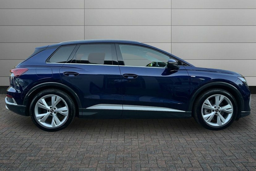 Audi Q4 E Tron 40 S Line Suv 82Kwh 204 Pstech EN71UKS Blue #4