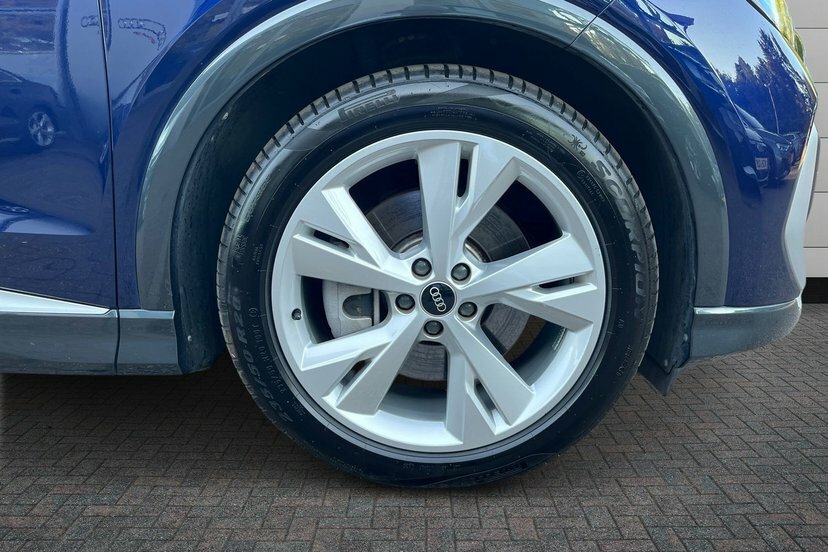 Audi Q4 E Tron 40 S Line Suv 82Kwh 204 Pstech EN71UKS Blue #5