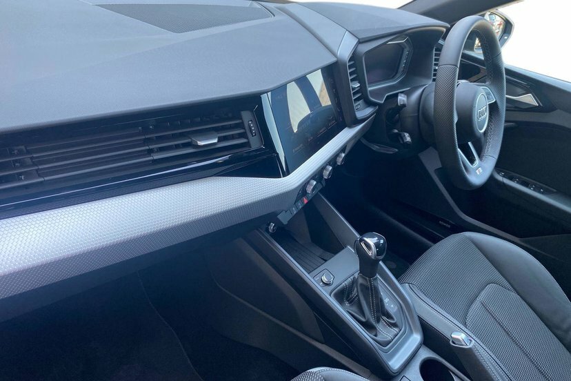 Audi A1 1.0 Tfsi 25 S Line Sportback S Tronic Black #2