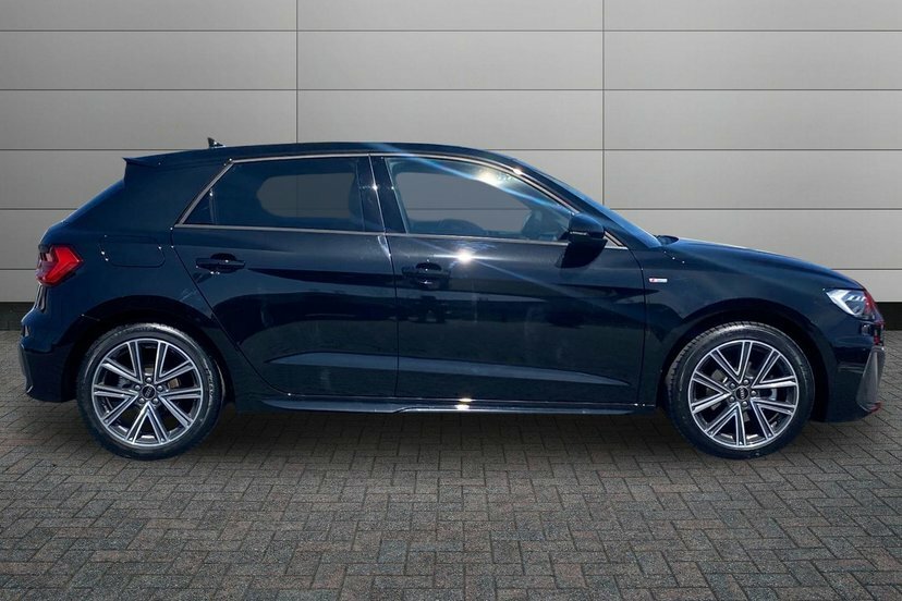 Audi A1 1.0 Tfsi 30 S Line Sportback S Tronic Black #4