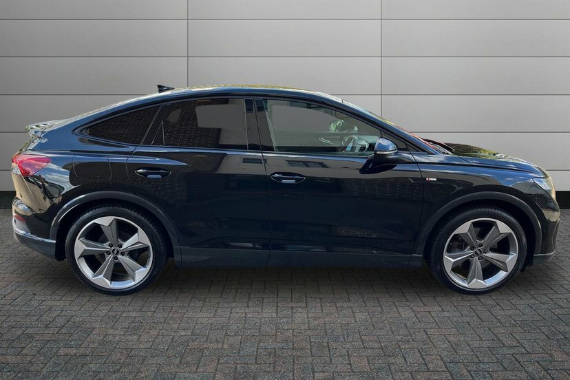 Audi Q4 E Tron 40 Black Edition Sportback 82Kwh EA24DKK Black #4
