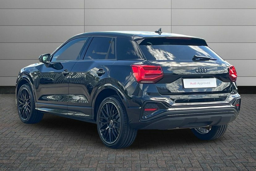 Audi Q2 1.5 Tfsi Cod 35 Black Edition Suv S Tro Black #3