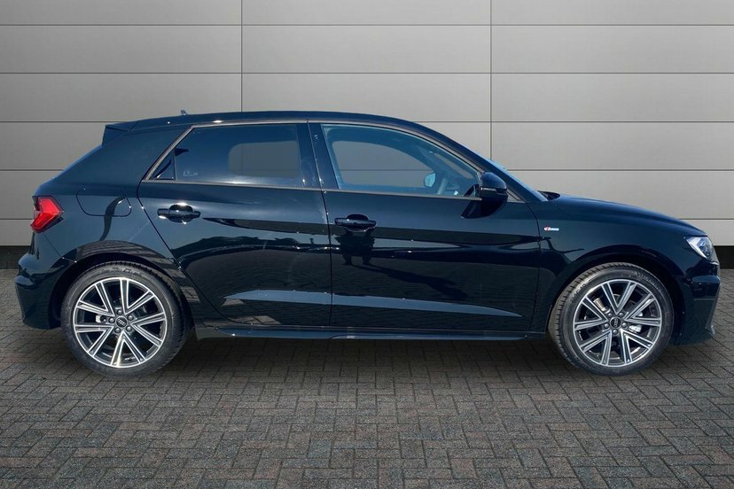 Audi A1 1.0 Tfsi 30 S Line Sportback S Tronic Black #4