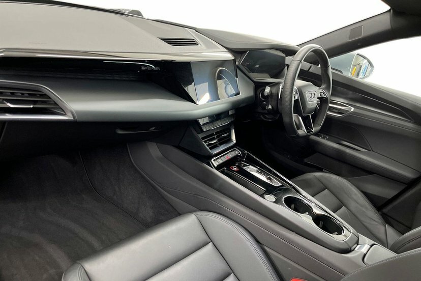 Audi E Tron GT 93.4Kwh Saloon Quattro 476 Ps Silver #2