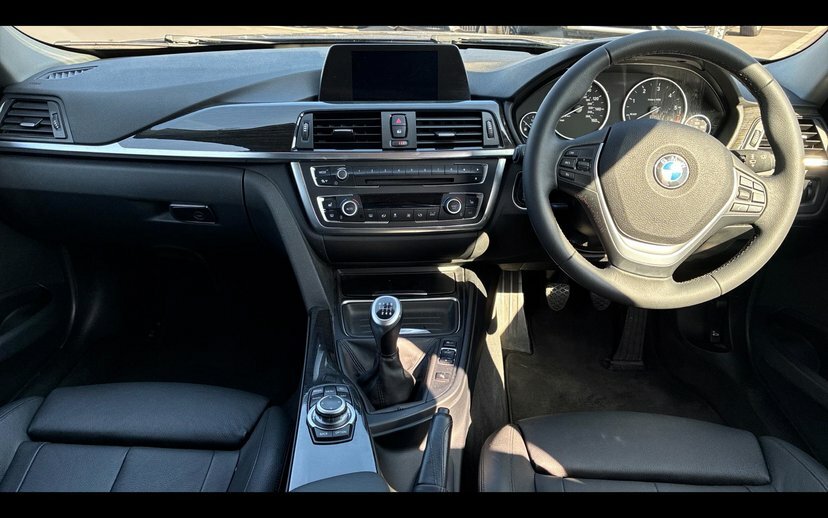 BMW 3 Series 320D Xdrive Luxury Touring Blue #4
