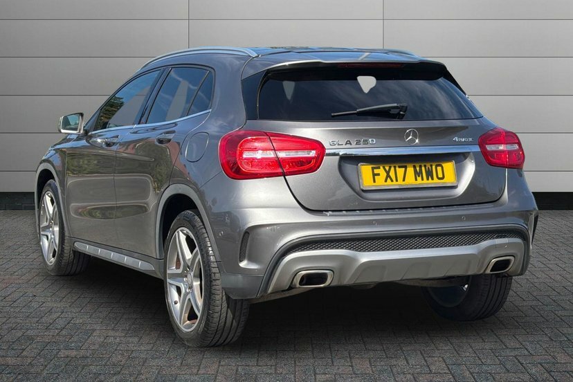Mercedes-Benz GLA Class Gla250 Amg Line Premium Plus Grey #2