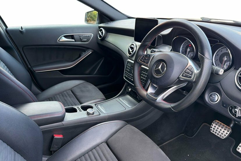 Mercedes-Benz GLA Class Gla250 Amg Line Premium Plus Grey #5