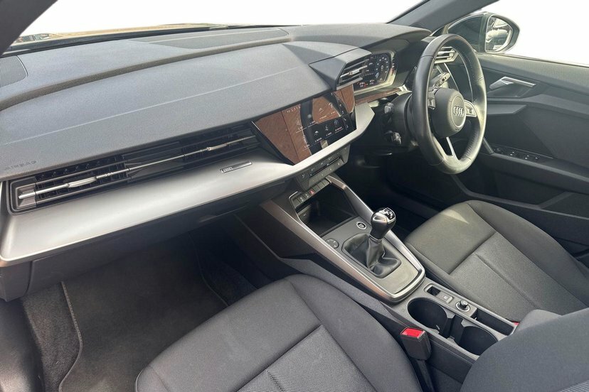 Audi A3 1.0 Tfsi 30 Technik Sportback 1 MK72BJF Black #2