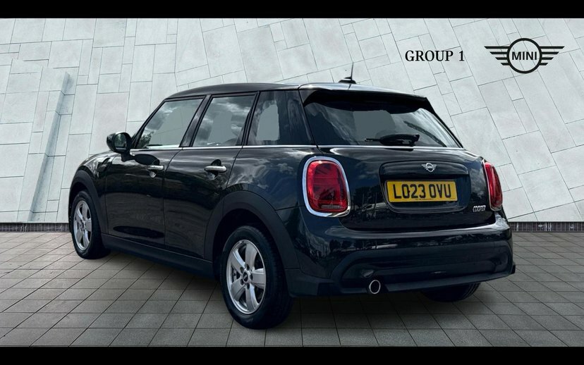 Mini Hatch 5-Door Hatch Cooper Classic LO23OVU Black #2