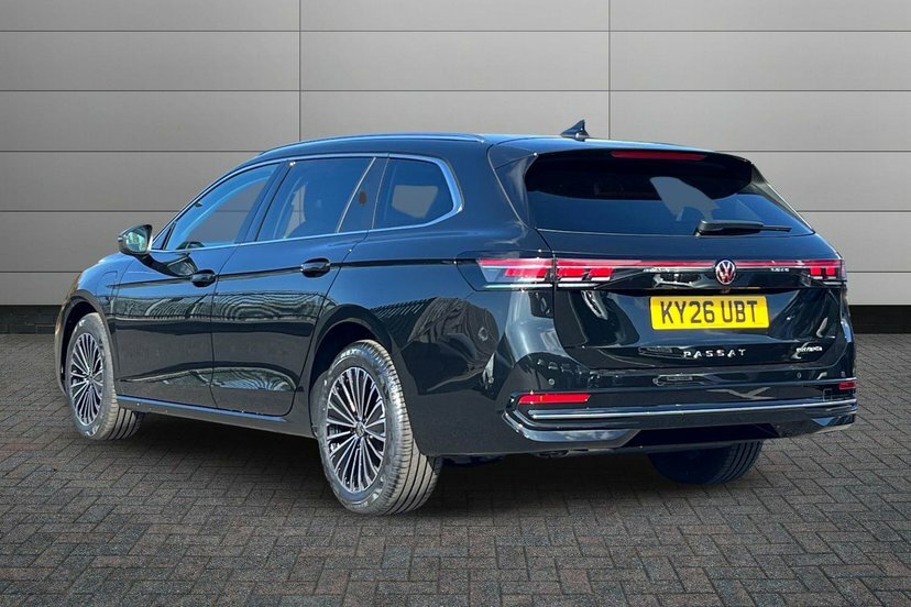 Volkswagen Passat 1.5 Tsi Ehybrid 19.7Kwh Elegance Estate KY26UBT Black #3