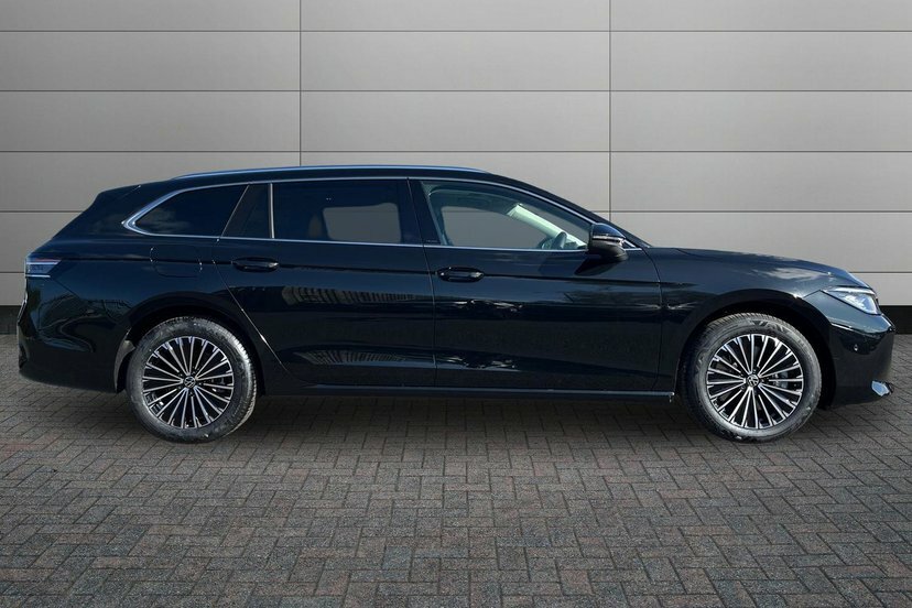 Volkswagen Passat 1.5 Tsi Ehybrid 19.7Kwh Elegance Estate KY26UBT Black #4
