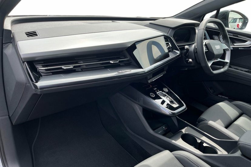 Audi Q4 E Tron 45 Black Edition Suv 82Kwh 286 AP26CFV White #2