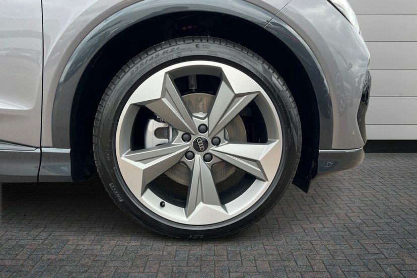 Audi Q4 E Tron 45 Black Edition Suv 82Kwh 286 AP26JFO Grey #5