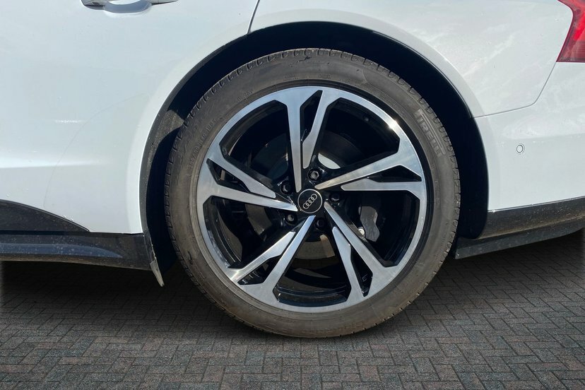 Audi E Tron GT 93.4Kwh Saloon Quattro 476 Ps Grey #5