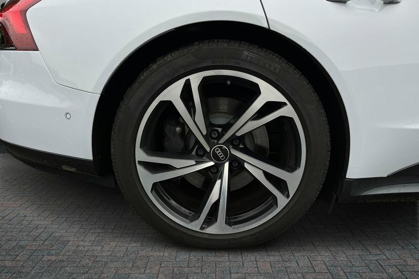 Audi E Tron GT 93.4Kwh Saloon Quattro 476 Ps Grey #5