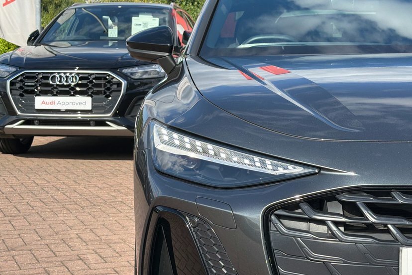 Audi A6 Saloon Launch Edition Black #15