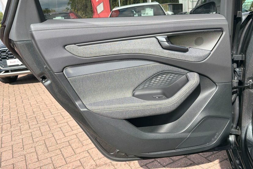 Audi A6 Saloon Launch Edition Black #37