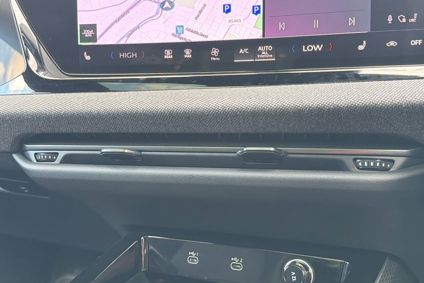 Audi A6 Saloon Launch Edition Black #50