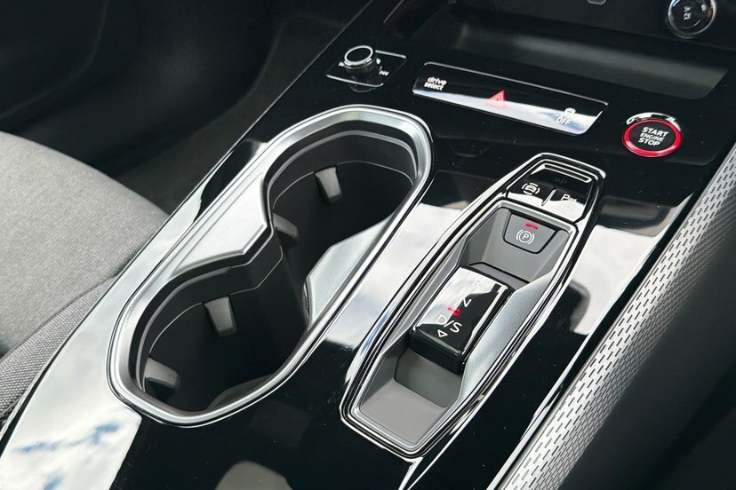 Audi A6 Saloon Launch Edition Black #52