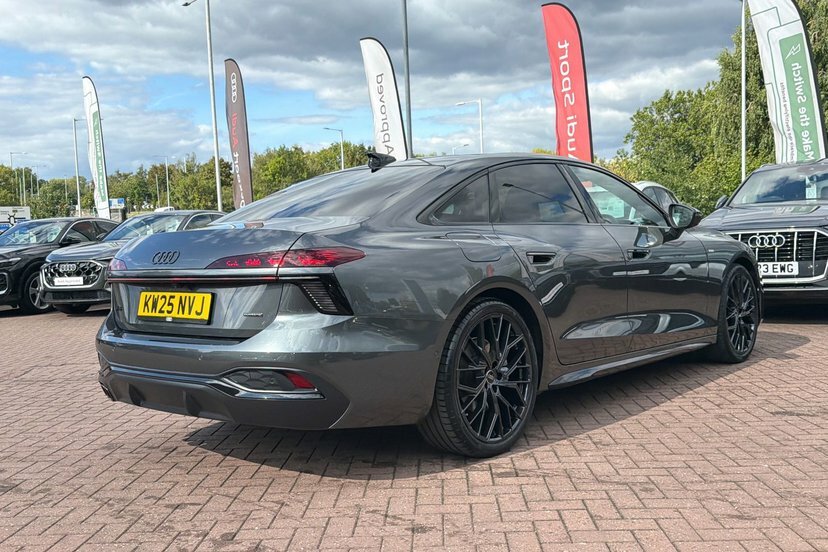 Audi A6 Saloon Launch Edition Black #31