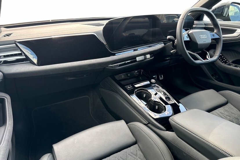 Audi A5 2.0 E-hybrid 25.9Kwh Black Edition Saloon Petr Black #2