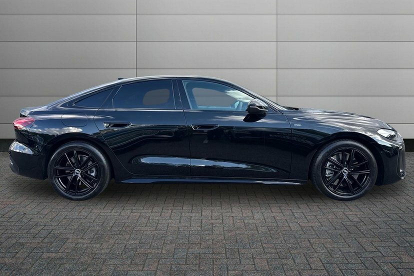 Audi A5 2.0 E-hybrid 25.9Kwh Black Edition Saloon Petr Black #4