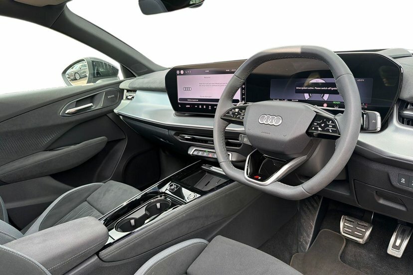 Audi Q3 1.5 E-hybrid Launch Edition Suv Plug-in KY75CTV Grey #6